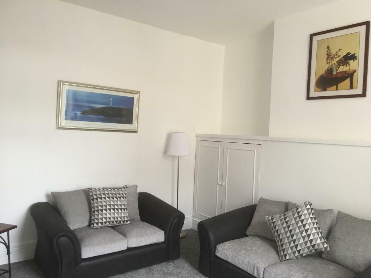 Flat 2 Opposite Travel Lodge コルウィン・ベイ エクステリア 写真