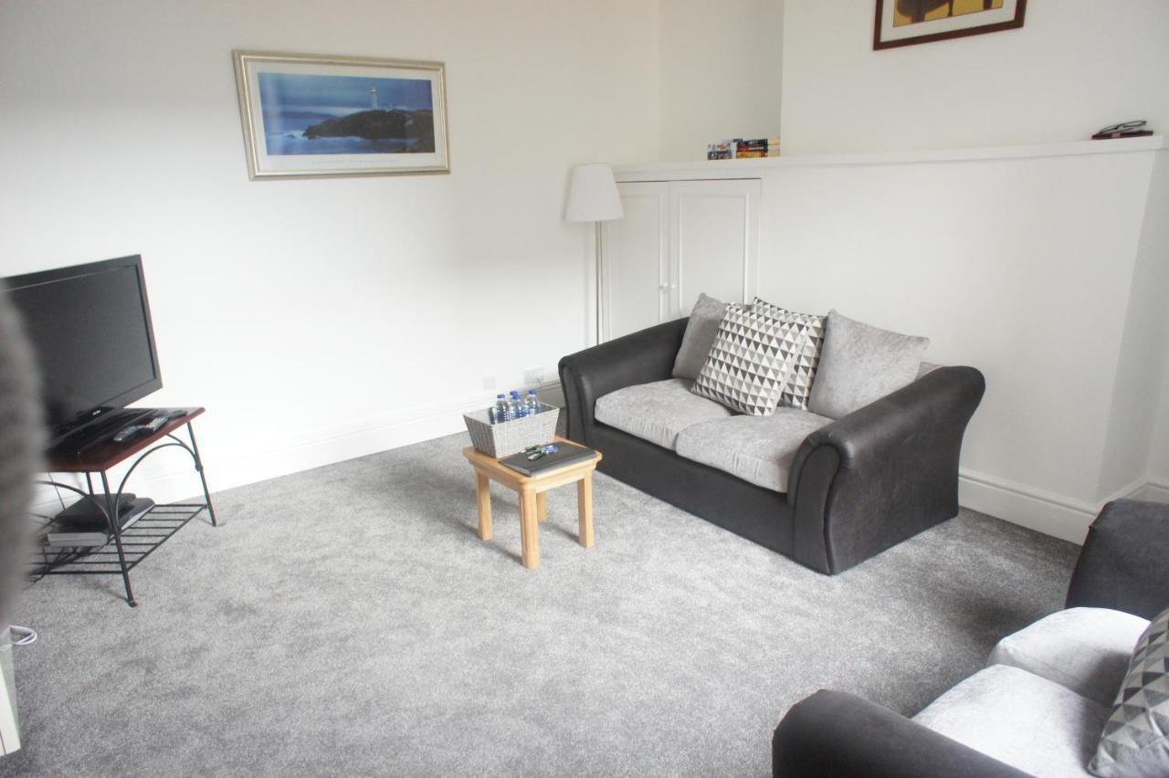 Flat 2 Opposite Travel Lodge コルウィン・ベイ エクステリア 写真